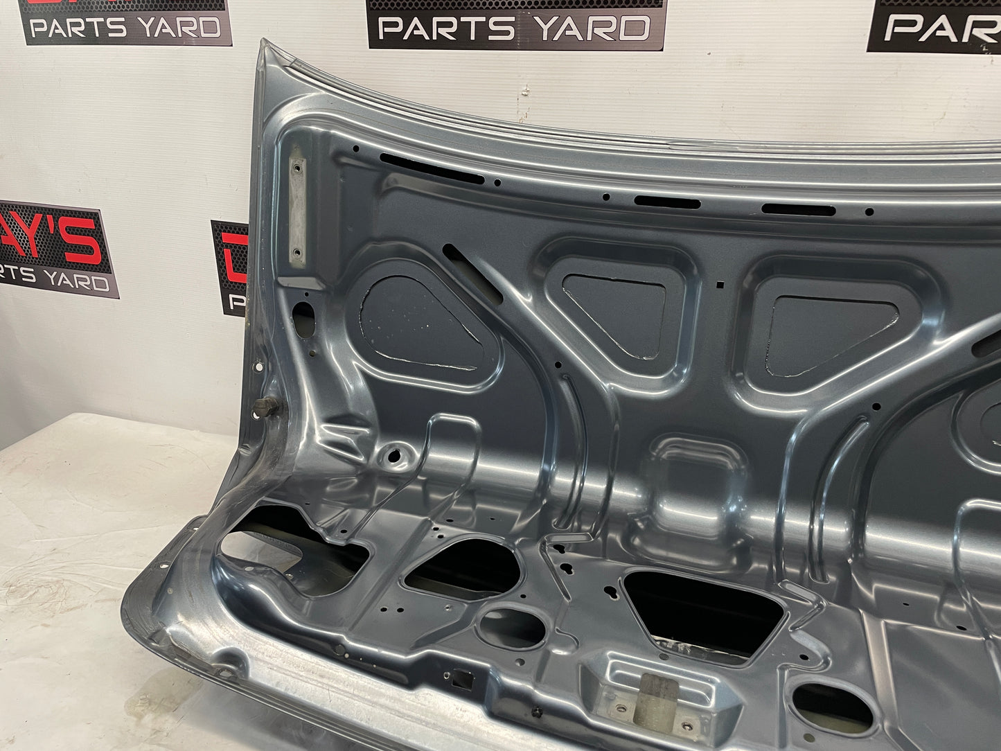 2005 Pontiac GTO Trunk Deck Lid OEM - Day's Parts Yard
