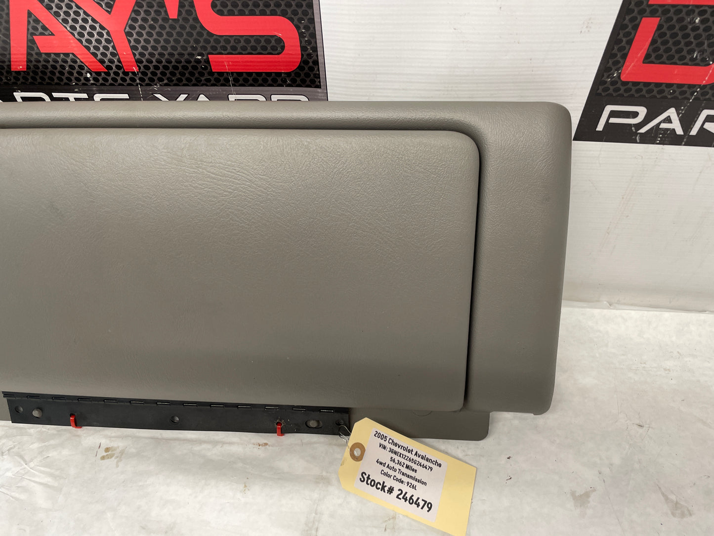 2005 Chevy Avalanche Glove Box Compartment OEM - Day's Parts Yard