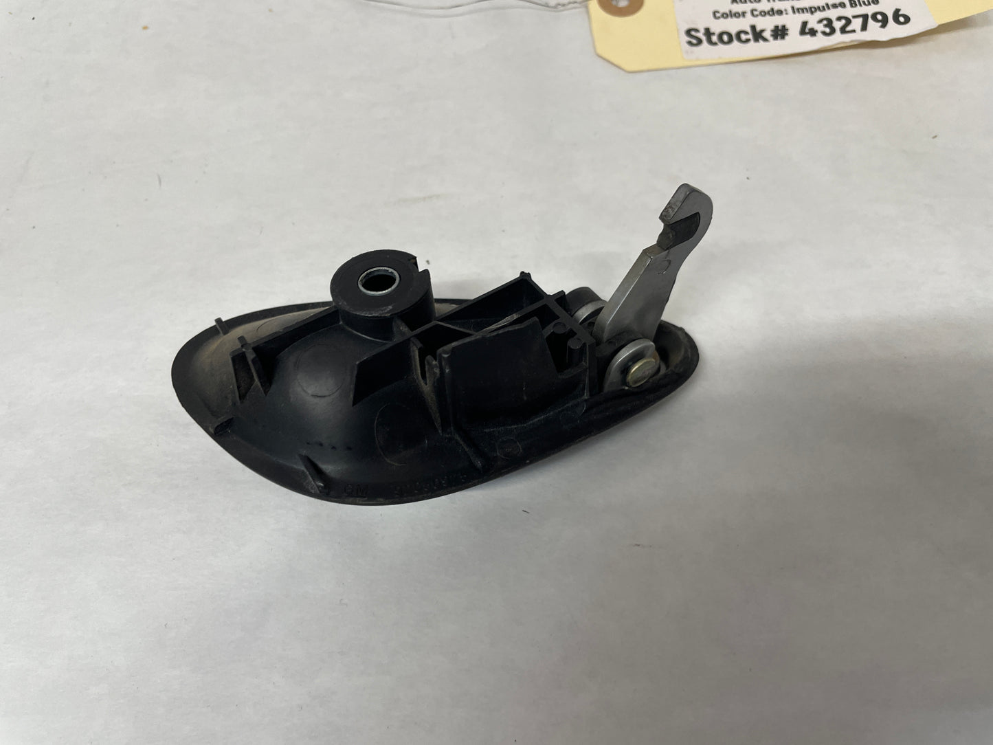 2005 Pontiac GTO LH Driver Interior Door Handle OEM - Day's Parts Yard