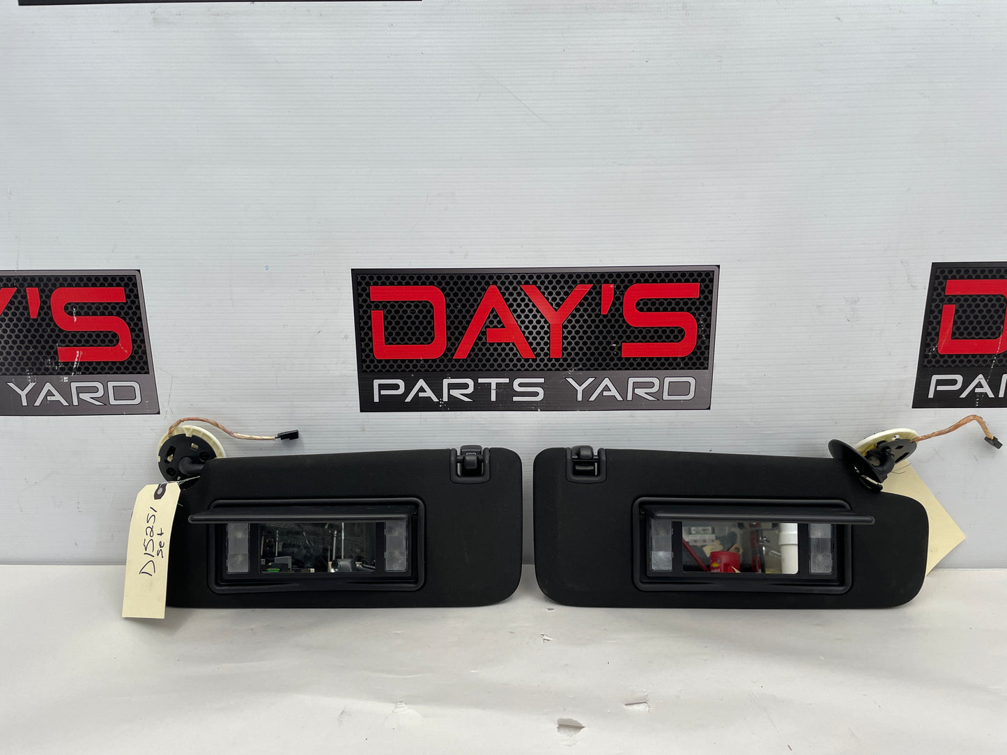 2017 Cadillac ATS-V Coupe RH & LH Sunvisors Sun Visor w/ Clips OEM - Day's Parts Yard