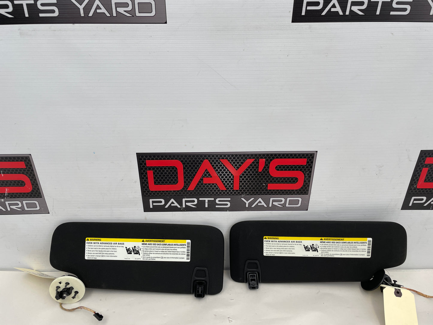 2017 Cadillac ATS-V Coupe RH & LH Sunvisors Sun Visor w/ Clips OEM - Day's Parts Yard