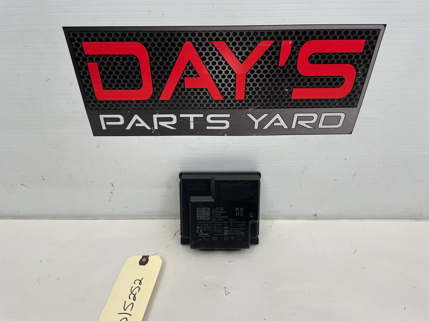 2017 Cadillac ATS-V Coupe Keyless Entry Module OEM - Day's Parts Yard