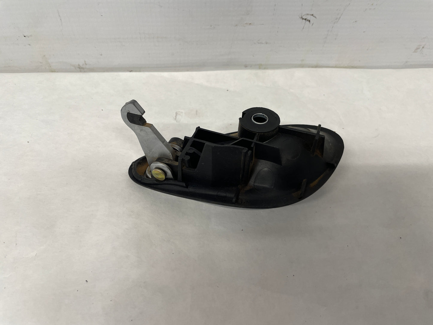 2005 Pontiac GTO RH Passenger Interior Door Handle OEM - Day's Parts Yard