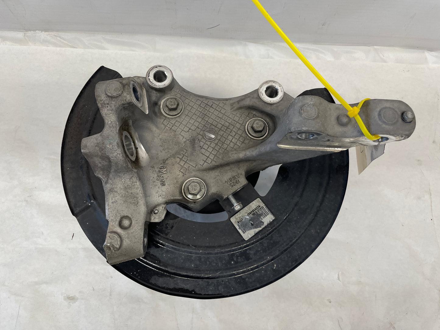 2014 Chevy SS Sedan LH Driver Front Spindle Knuckle Hub Assembly OEM - Day's Parts Yard
