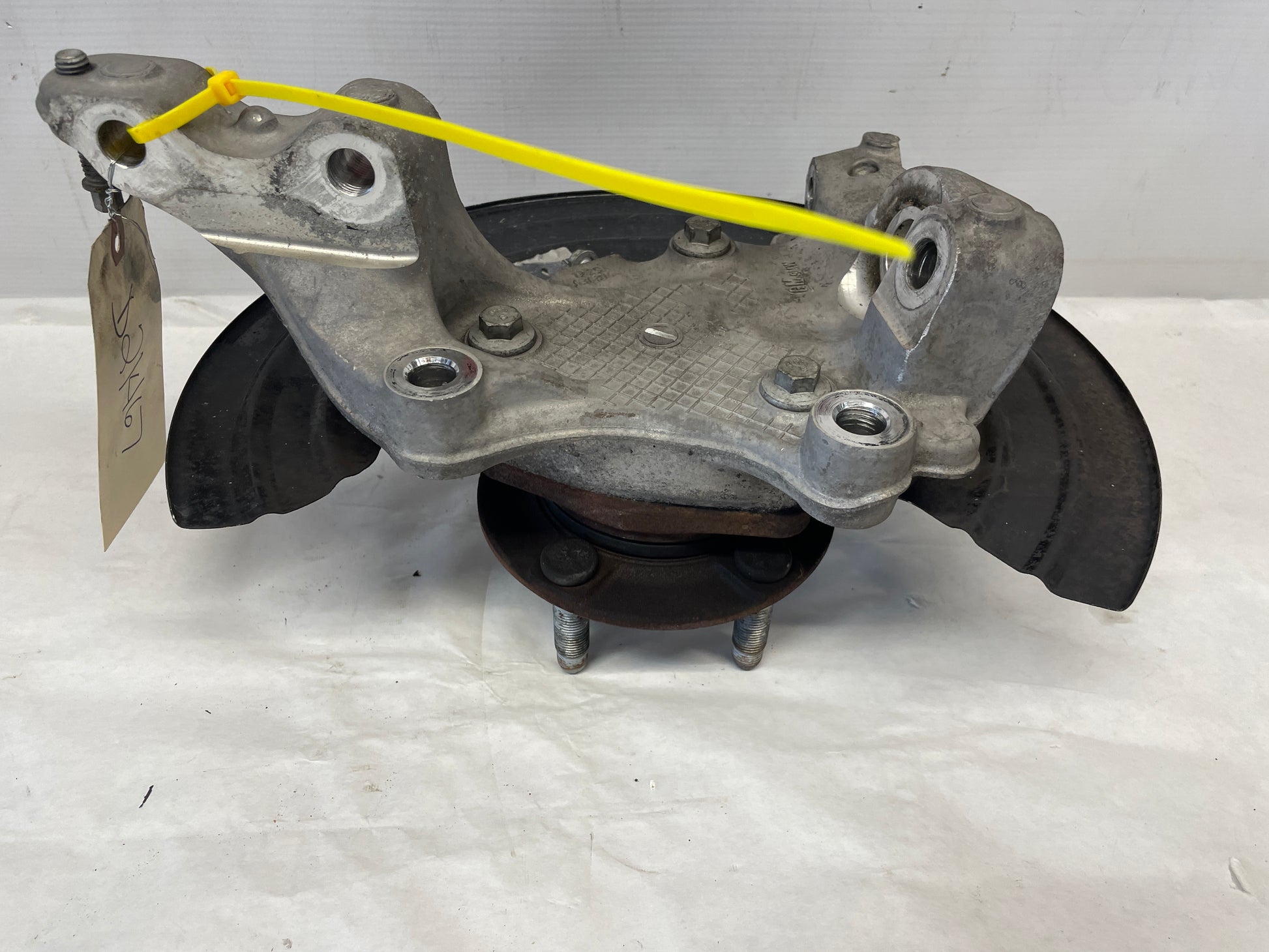 2014 Chevy SS Sedan LH Driver Front Spindle Knuckle Hub Assembly OEM - Day's Parts Yard