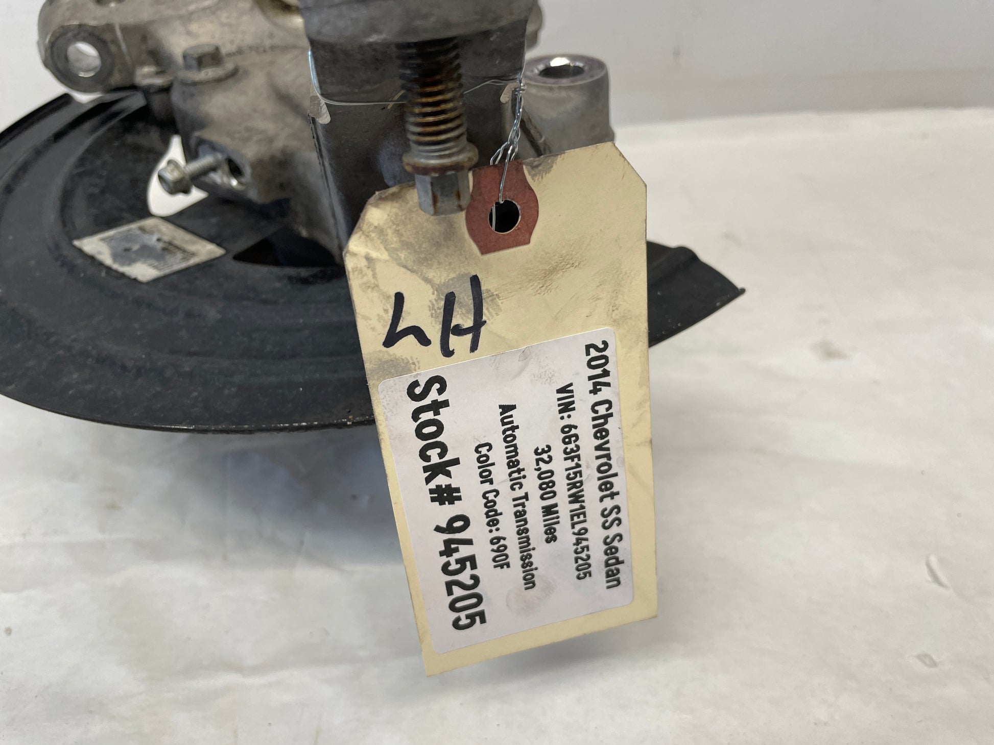 2014 Chevy SS Sedan LH Driver Front Spindle Knuckle Hub Assembly OEM - Day's Parts Yard