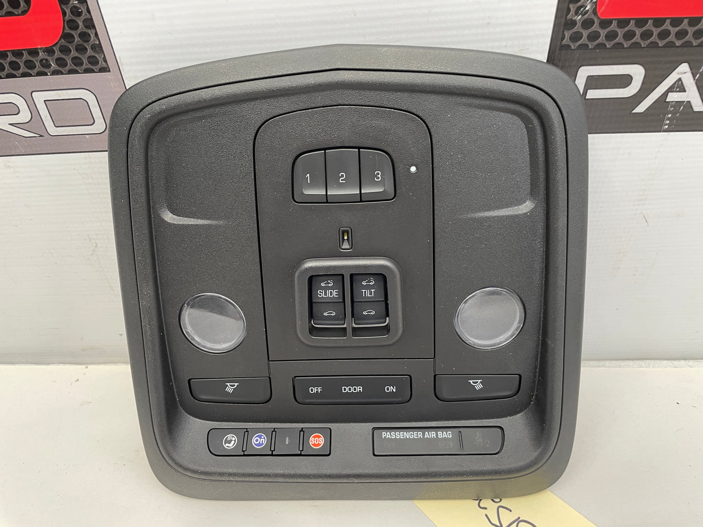 2017 Cadillac ATS-V Coupe Overhead Console Control Unit Dome Light OEM - Day's Parts Yard