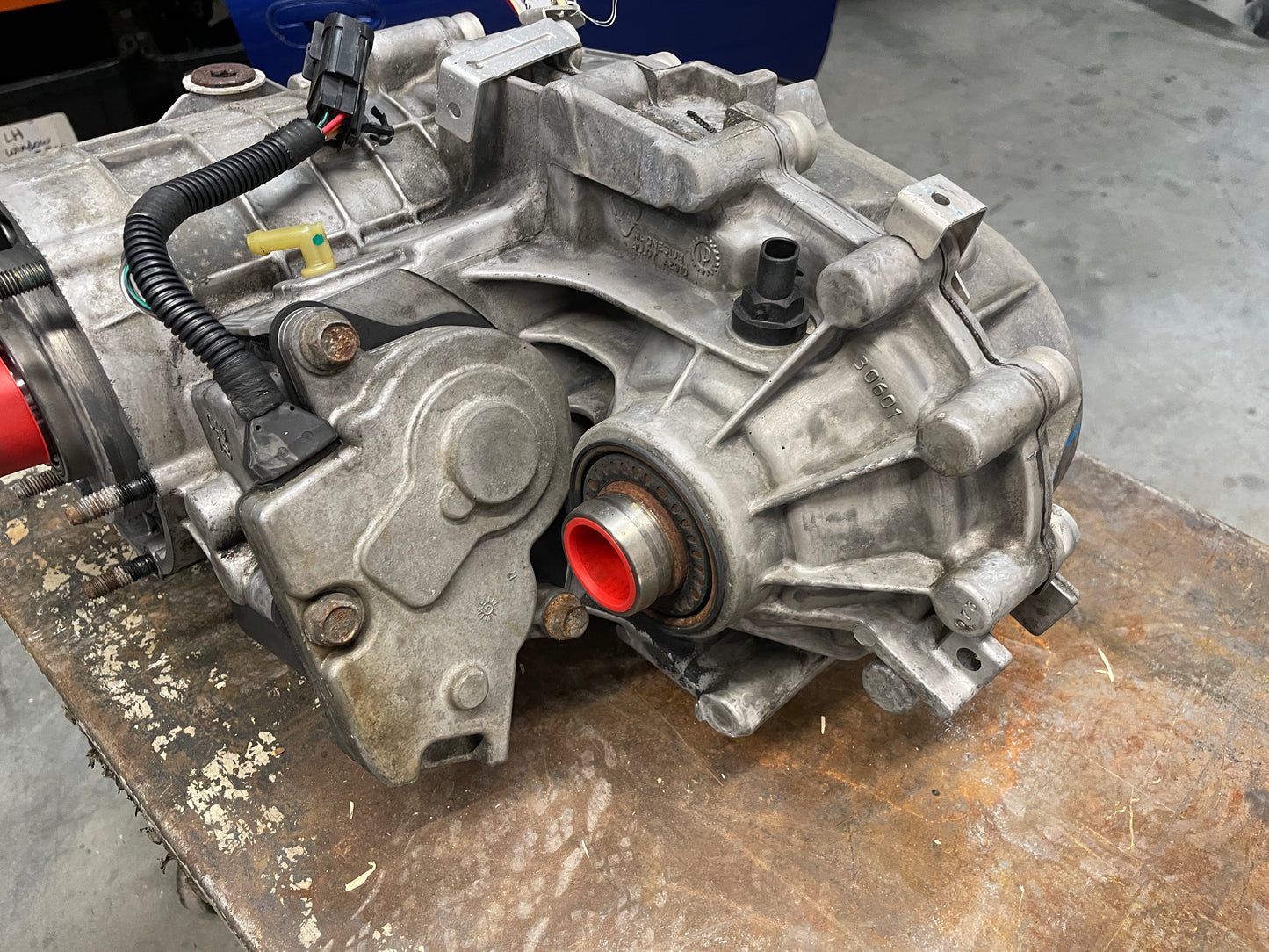 2005 Chevy Avalanche Transfer Case OEM - Day's Parts Yard