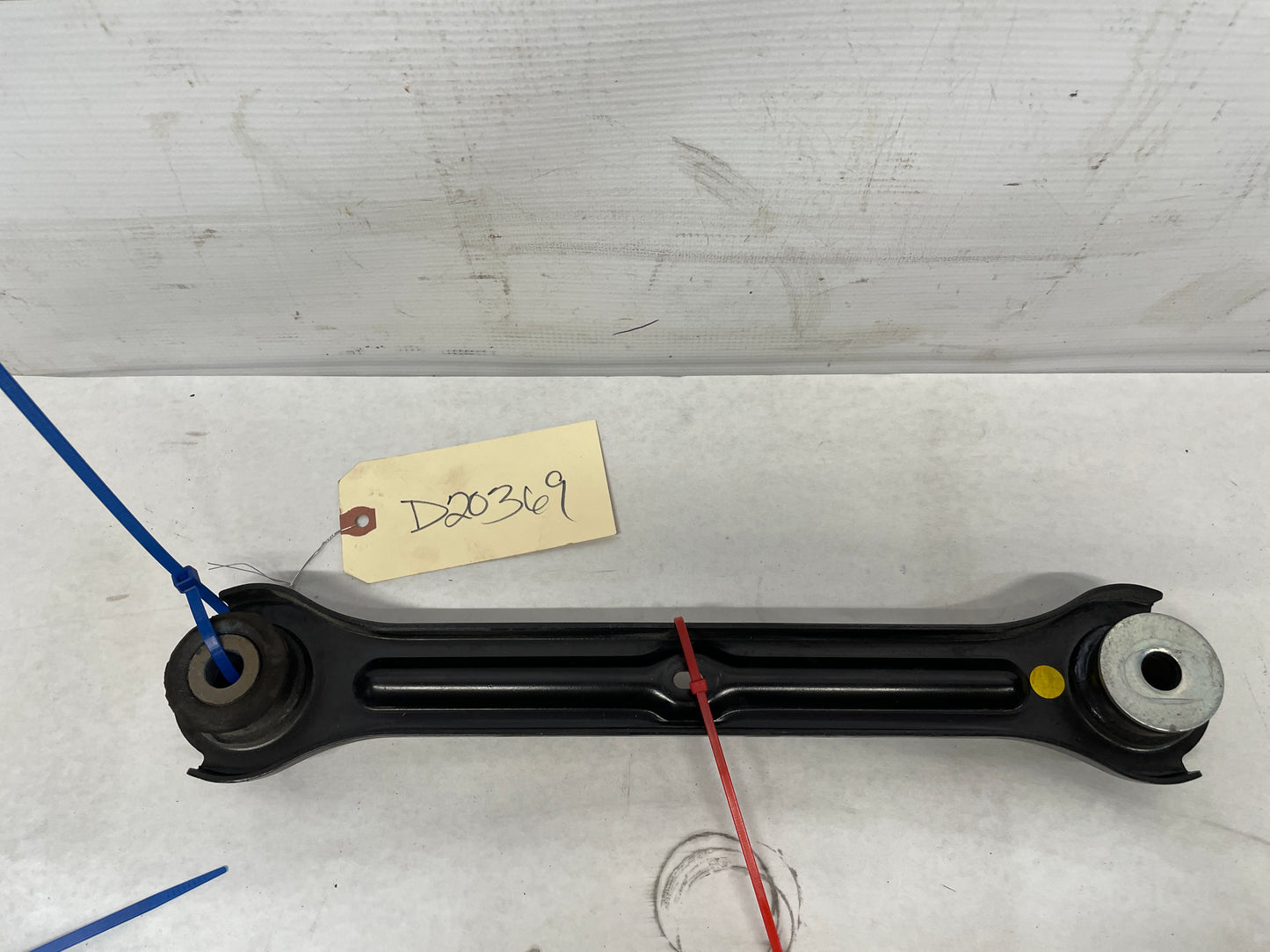 2017 Chevrolet SS Sedan RH Passenger Rear Trailing Control Arm Drag Link OEM - Day's Parts Yard