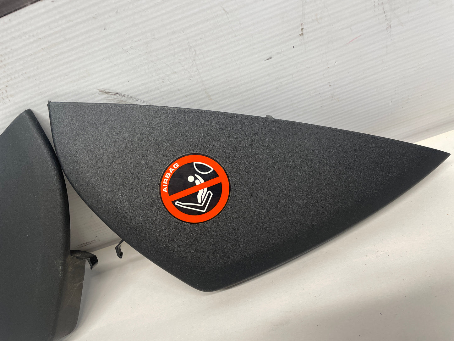 2009 Pontiac G8 RH & LH Dash Trim End Caps OEM - Day's Parts Yard