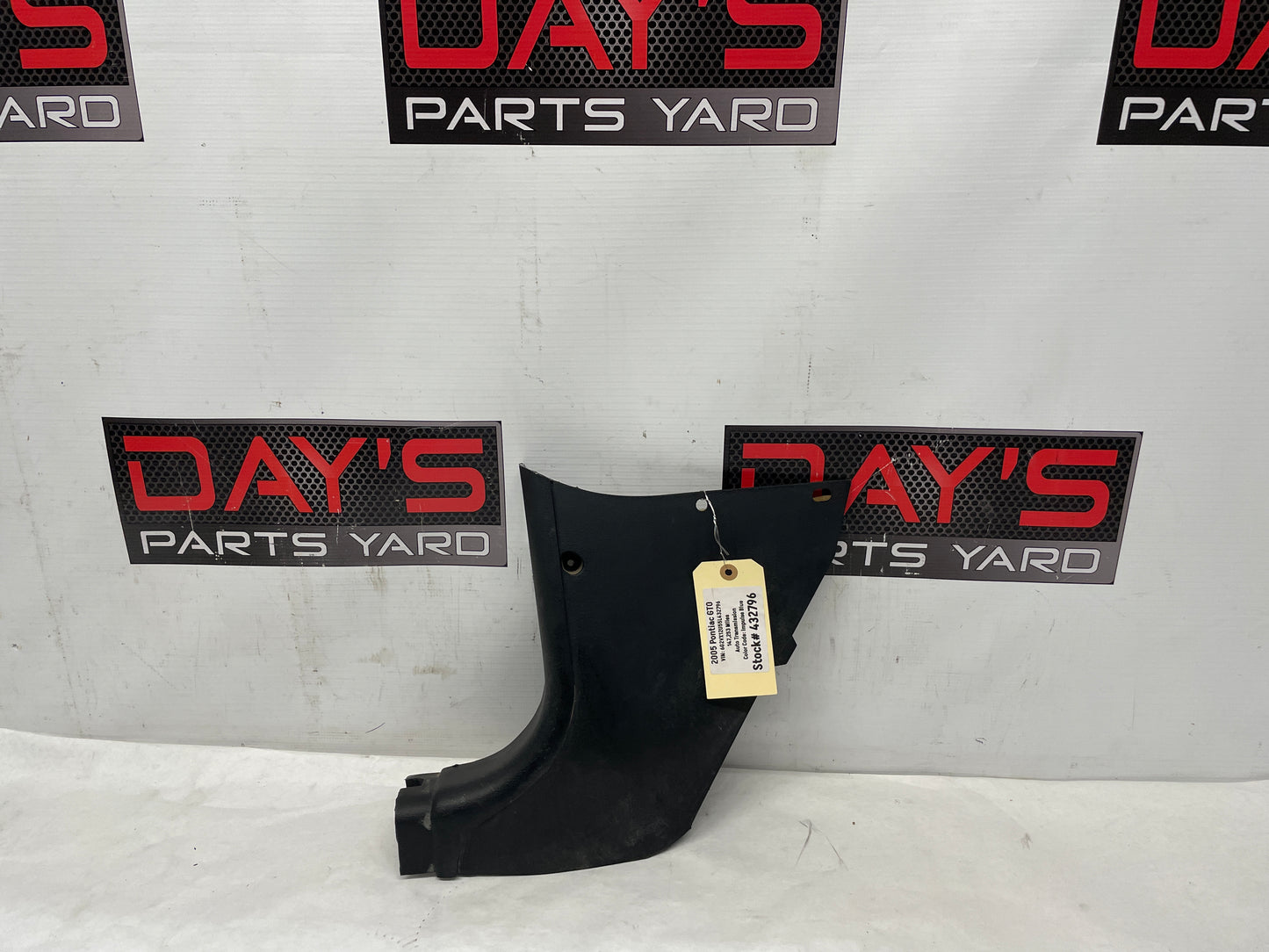 2005 Pontiac GTO LH Driver Interior Foot Well Kick Panel Trim Insert OEM - Day's Parts Yard