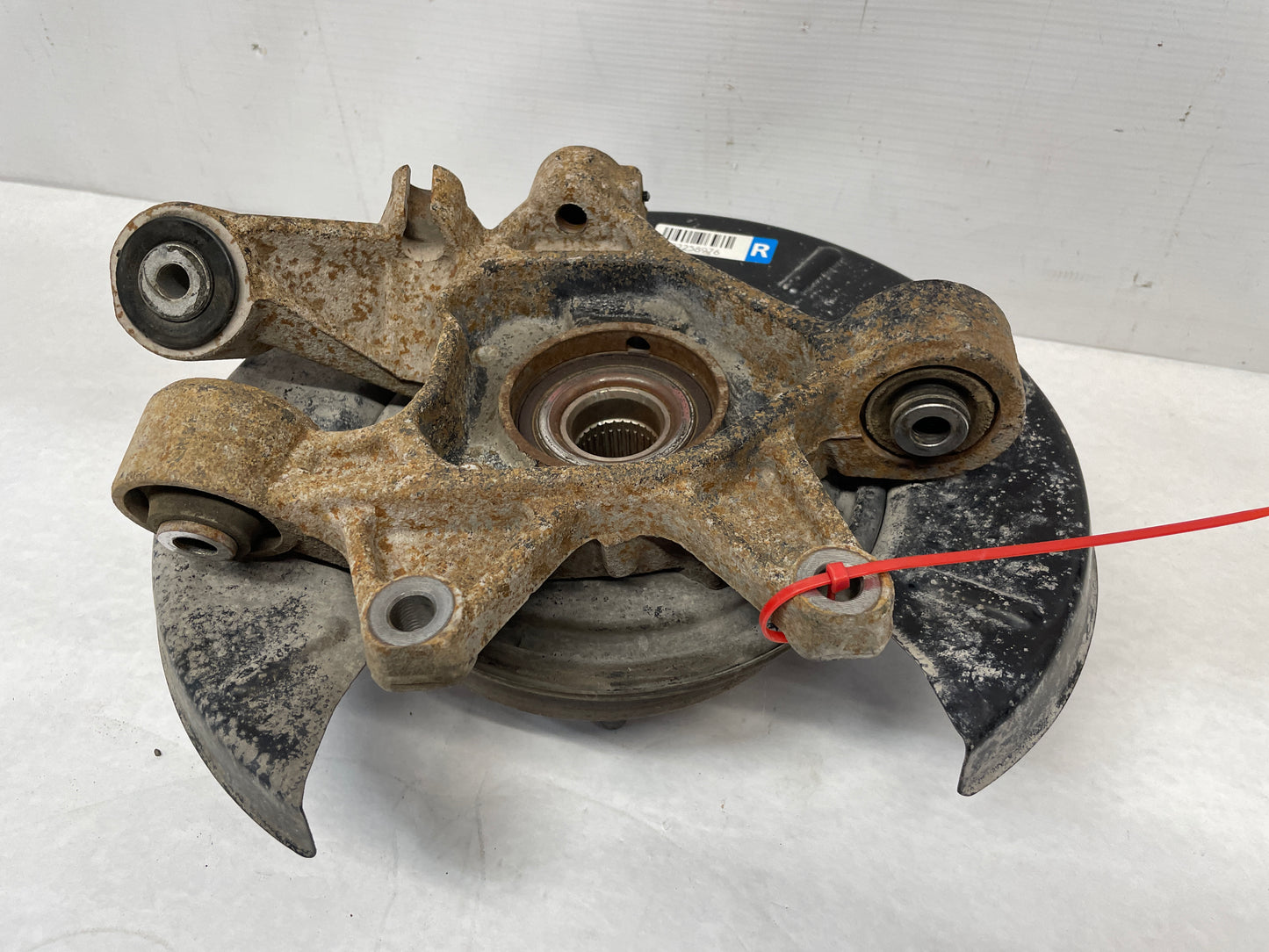 2015 Chevy Camaro SS RH Passenger Rear Spindle Knuckle Hub Wheel Bearing OEM