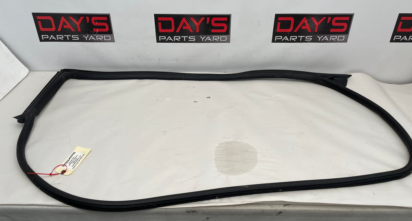 2017 Cadillac ATS-V Coupe RH Passenger Door Weather Strip Rubber Seal OEM - Day's Parts Yard
