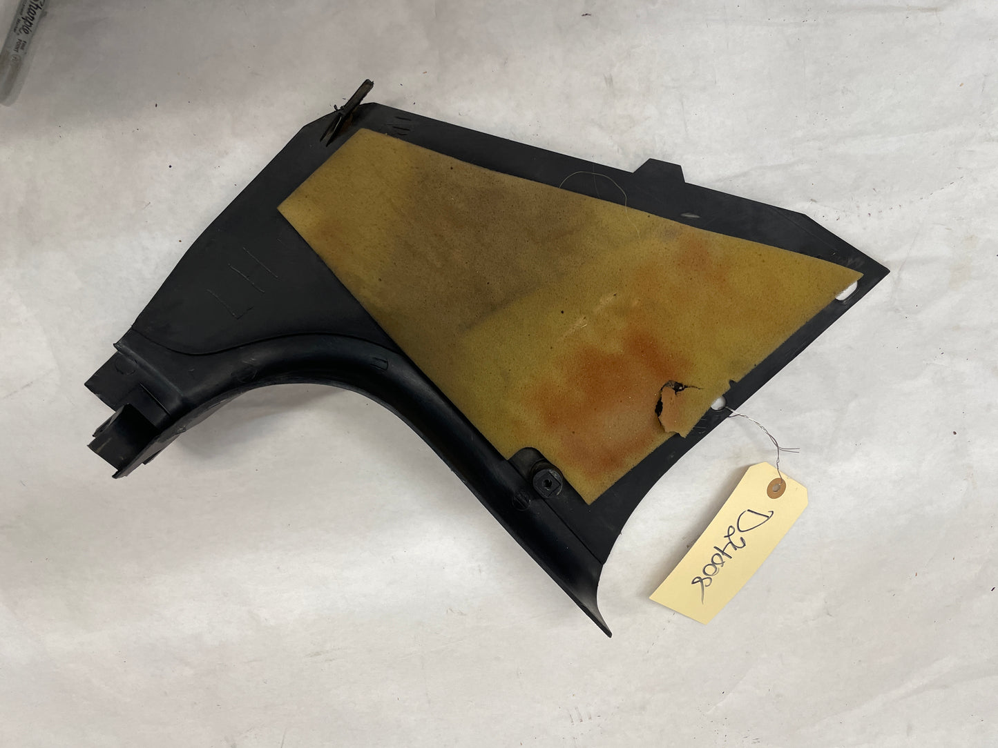 2005 Pontiac GTO LH Driver Interior Foot Well Kick Panel Trim Insert OEM - Day's Parts Yard