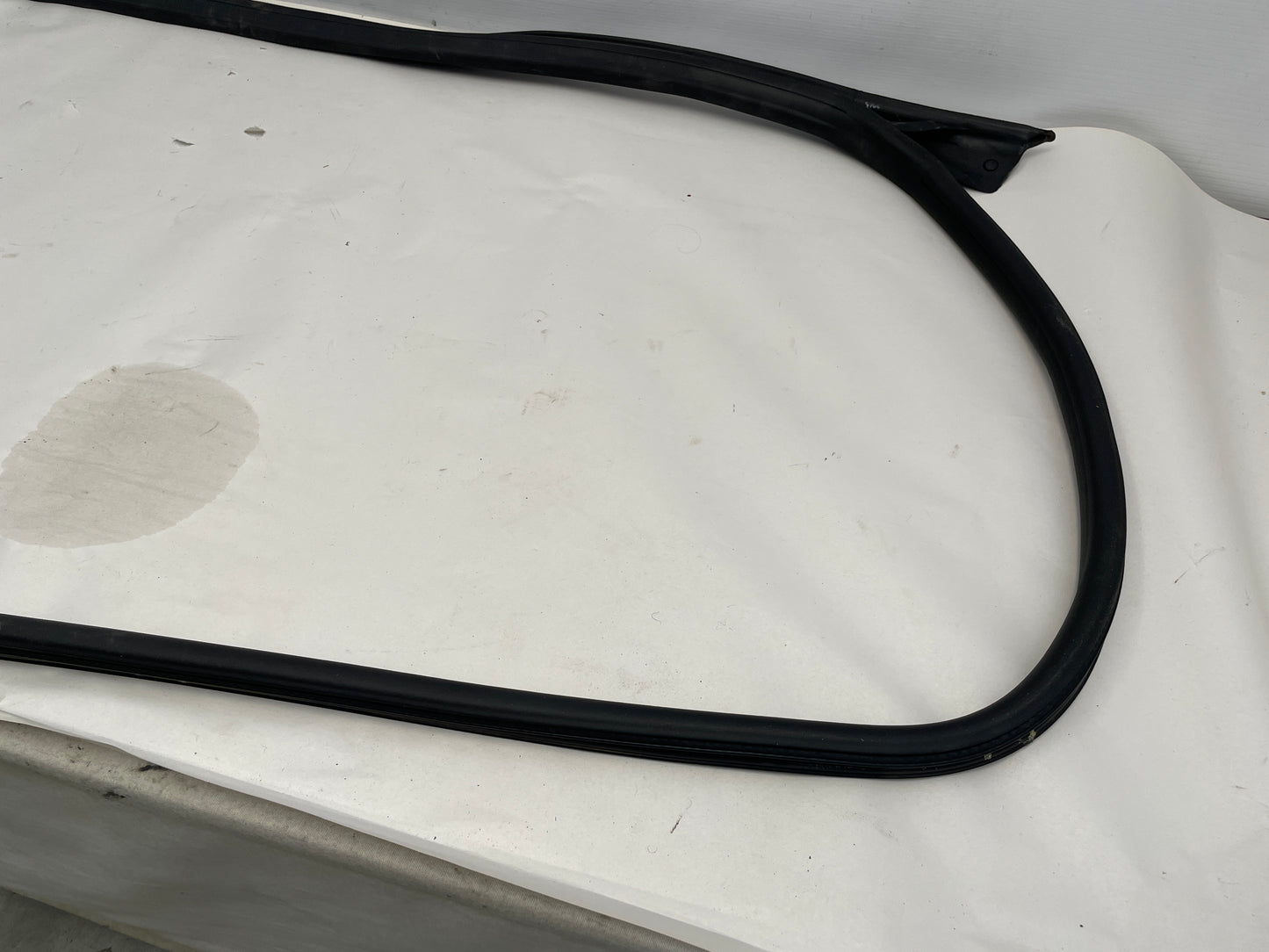 2017 Cadillac ATS-V Coupe RH Passenger Door Weather Strip Rubber Seal OEM - Day's Parts Yard