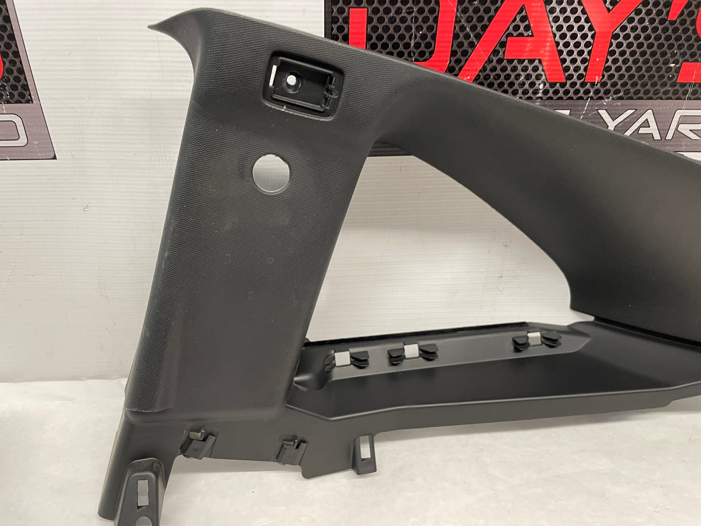 2015 Chevy Camaro SS RH Passenger Rear Interior Quarter Window Trim Cover Panel OEM