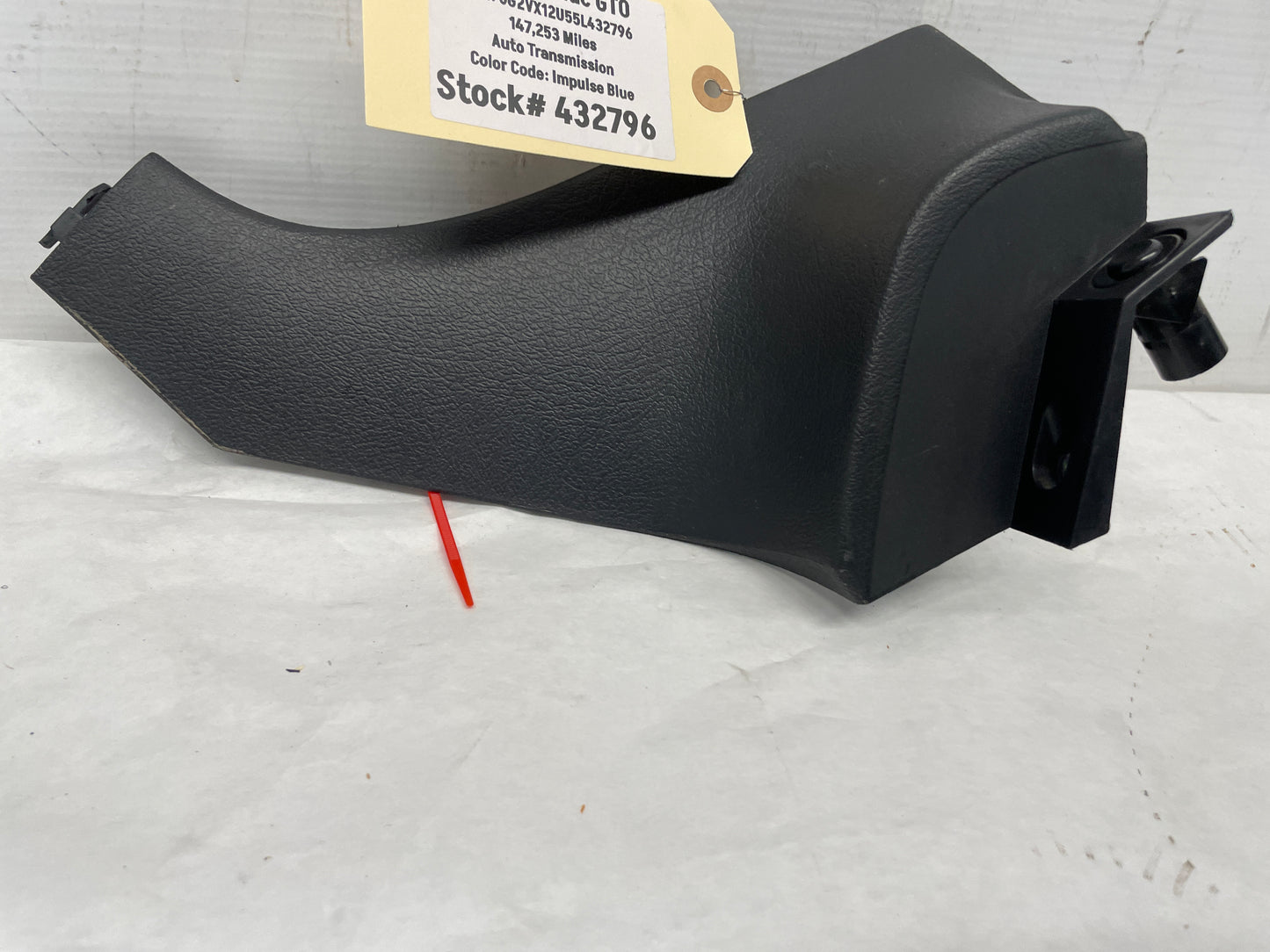 2005 Pontiac GTO RH Passenger Center Console Dash Trim Panel Insert OEM - Day's Parts Yard