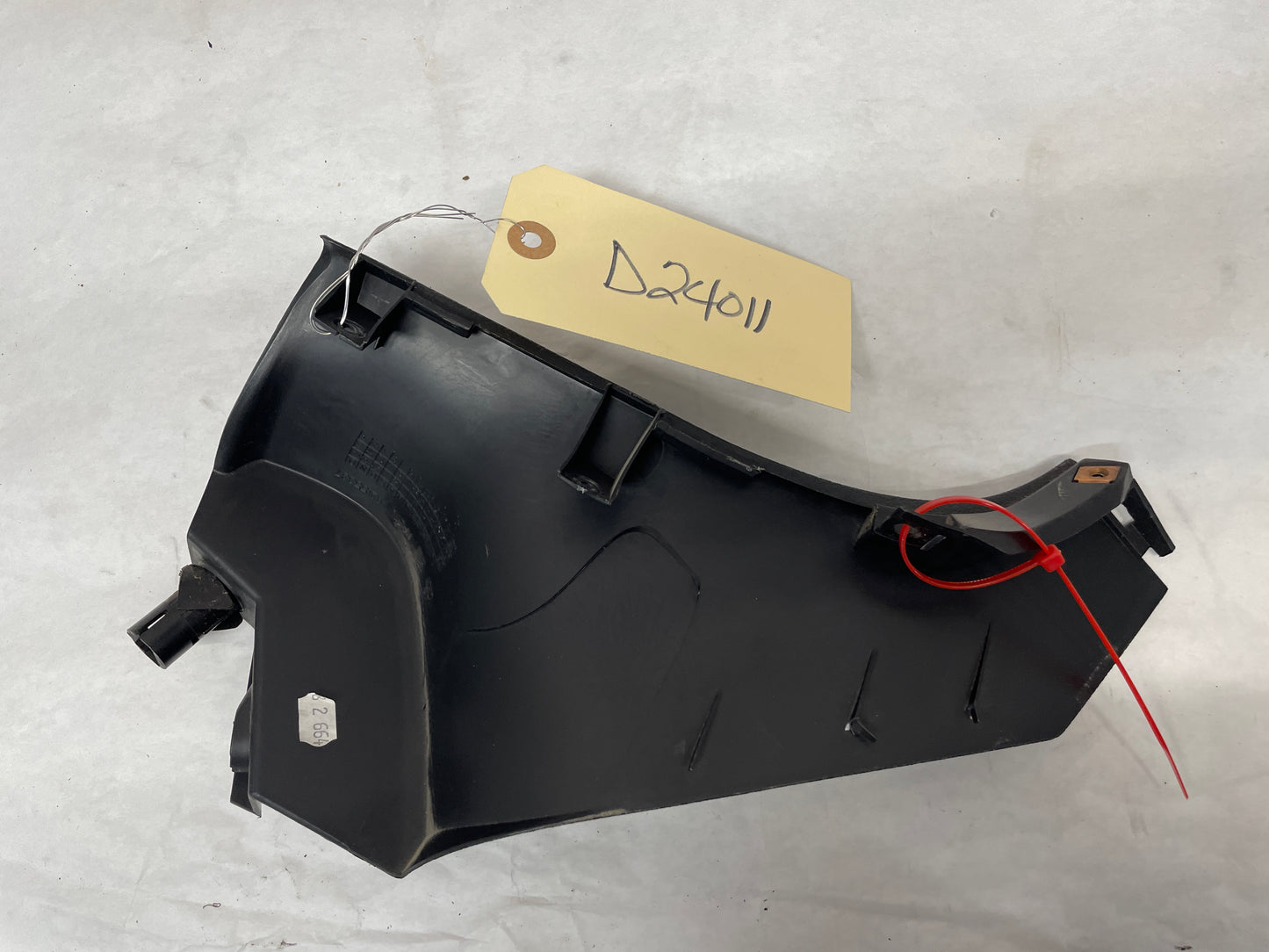 2005 Pontiac GTO RH Passenger Center Console Dash Trim Panel Insert OEM - Day's Parts Yard
