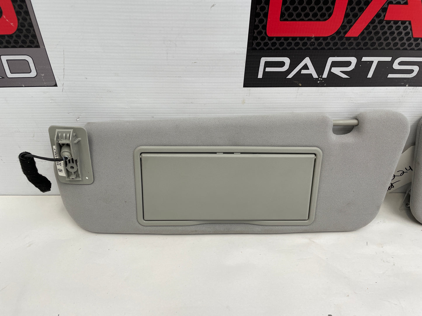 2015 Chevy SS Sedan RH & LH Sun Visor Sunvisor w/ Clips OEM - Day's Parts Yard