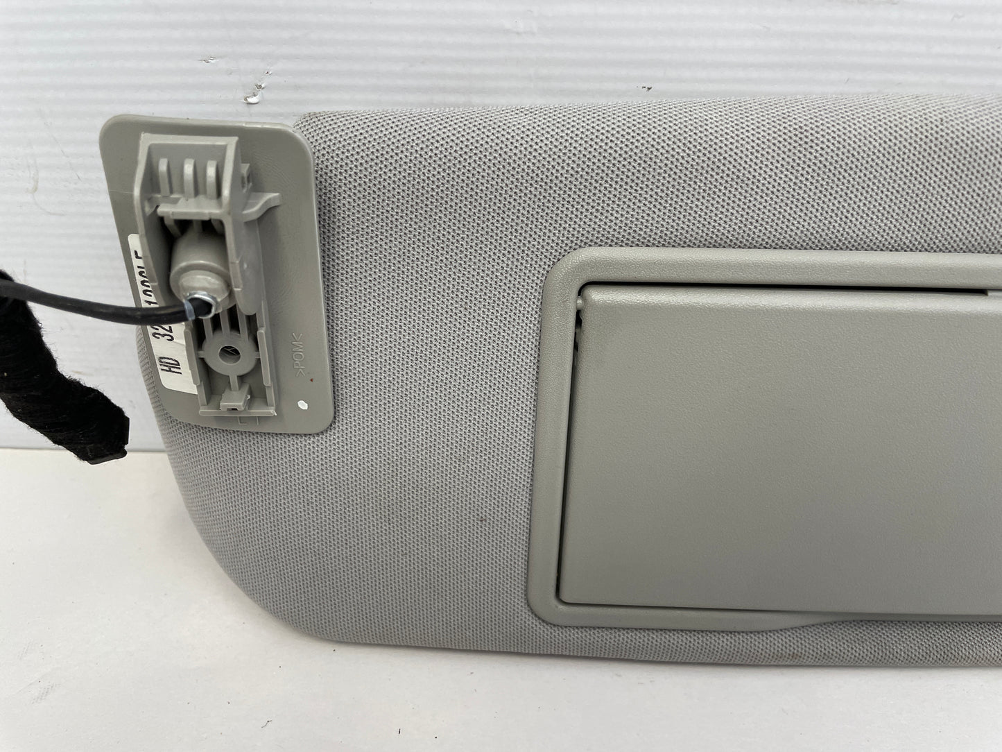 2015 Chevy SS Sedan RH & LH Sun Visor Sunvisor w/ Clips OEM - Day's Parts Yard