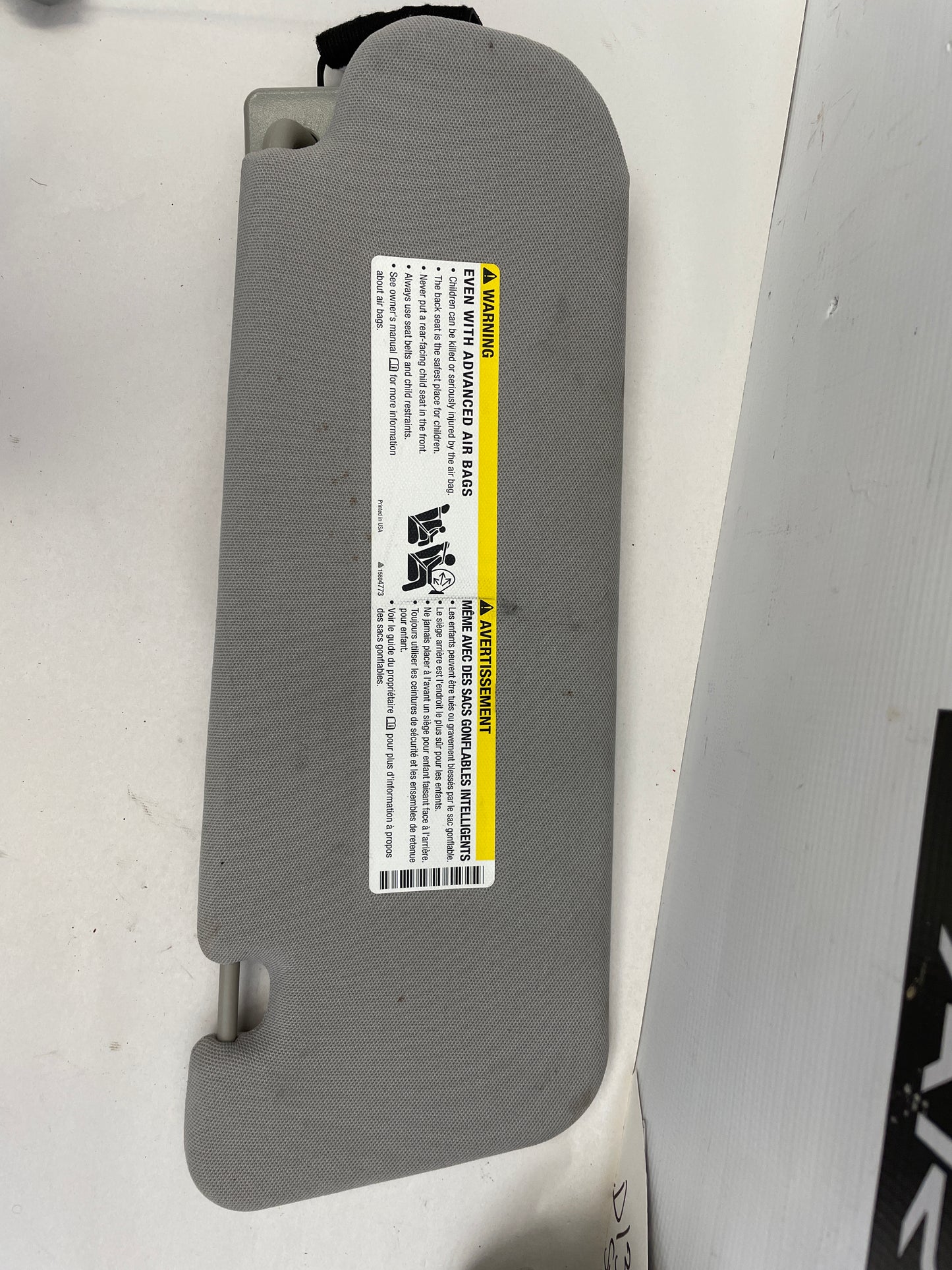 2015 Chevy SS Sedan RH & LH Sun Visor Sunvisor w/ Clips OEM - Day's Parts Yard