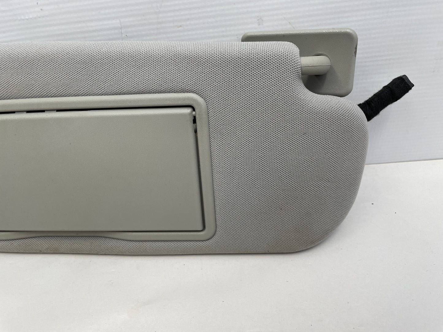 2015 Chevy SS Sedan RH & LH Sun Visor Sunvisor w/ Clips OEM - Day's Parts Yard