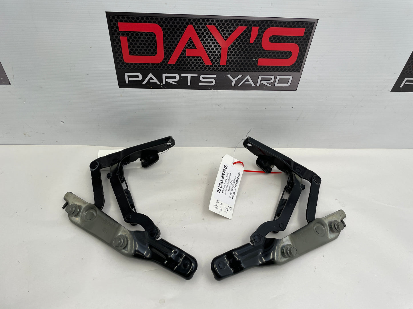 2015 Chevy SS Sedan Trunk Lid Hinges RH & LH OEM - Day's Parts Yard