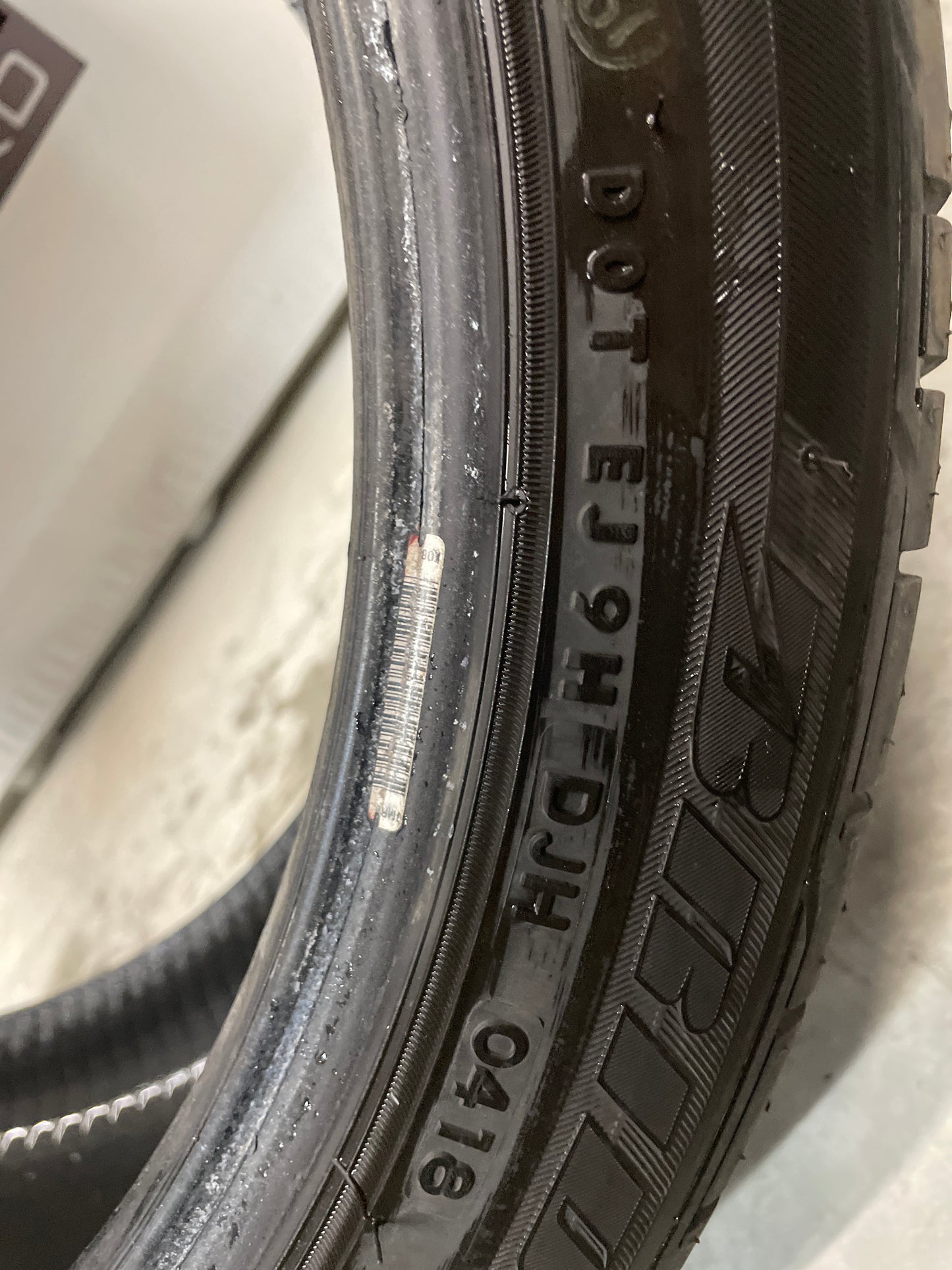 Bridgestone Potenza RE050A 275/35R19 - Day's Parts Yard