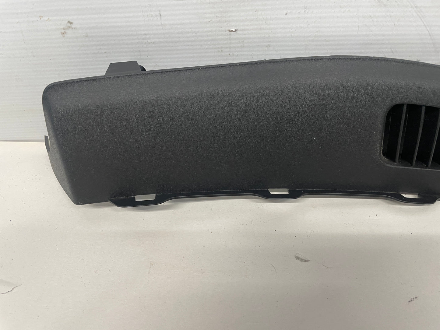 2009 Pontiac G8 Dash LH Driver Dash End Cap Vent Trim OEM - Day's Parts Yard