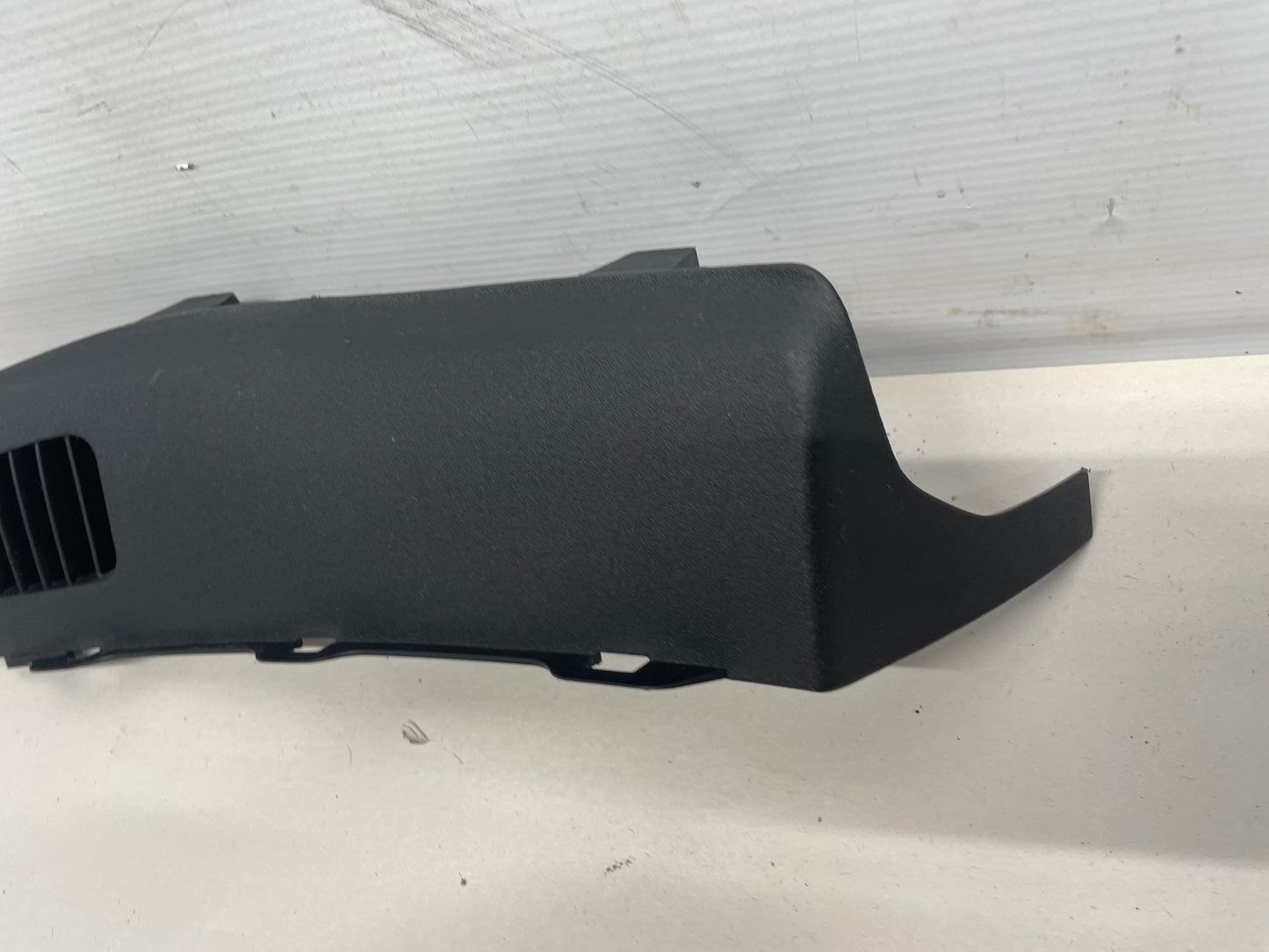 2009 Pontiac G8 RH Passenger Dash End Cap Trim Vent OEM - Day's Parts Yard