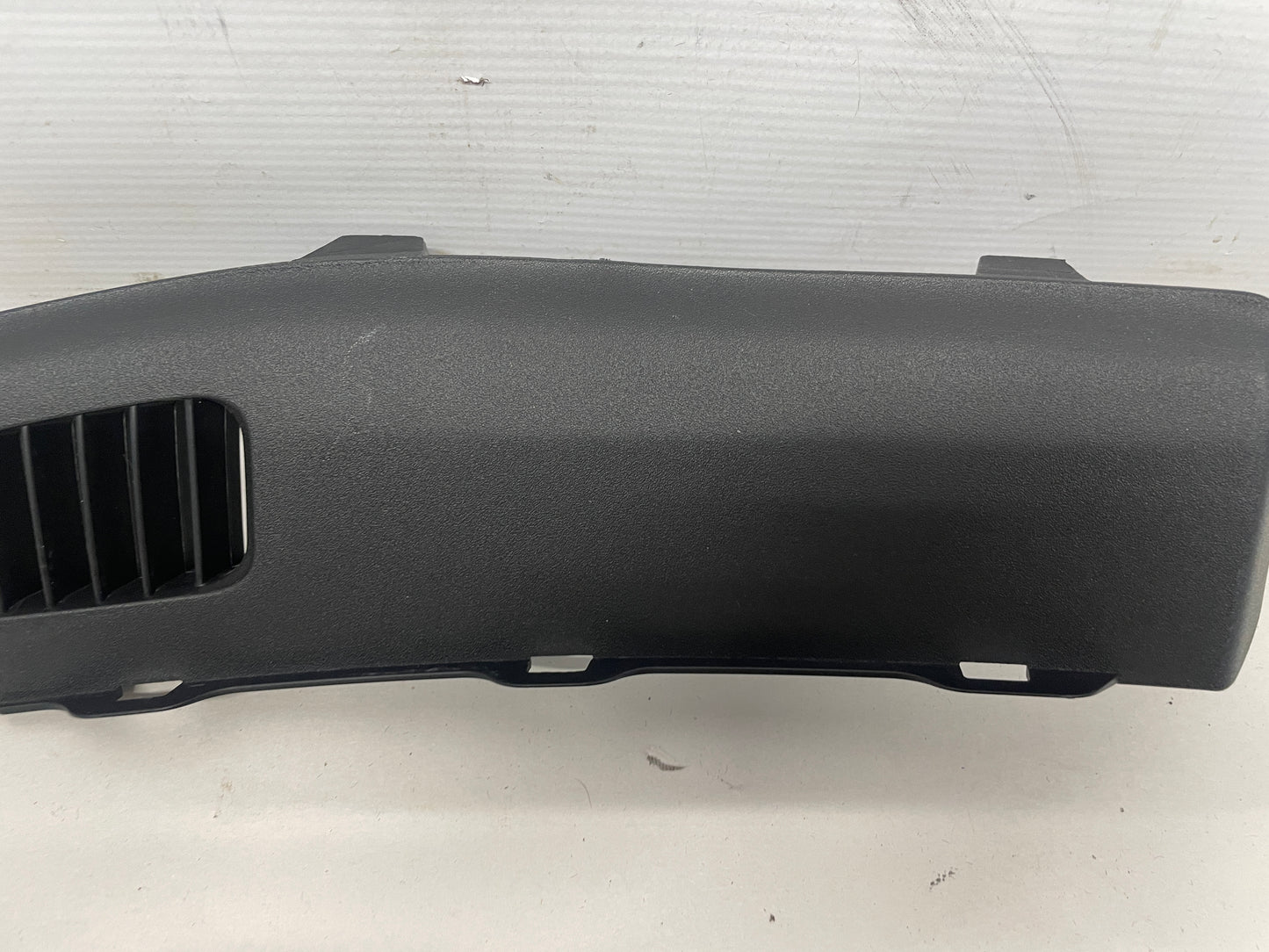 2009 Pontiac G8 RH Passenger Dash End Cap Trim Vent OEM - Day's Parts Yard