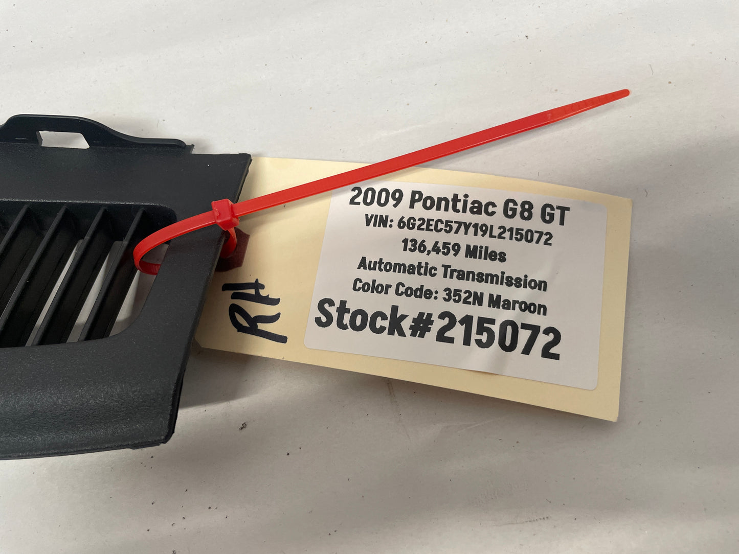 2009 Pontiac G8 RH Passenger Dash End Cap Trim Vent OEM - Day's Parts Yard