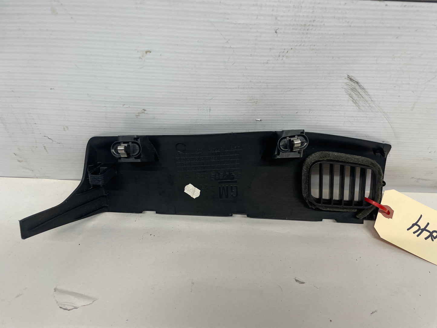 2009 Pontiac G8 RH Passenger Dash End Cap Trim Vent OEM - Day's Parts Yard