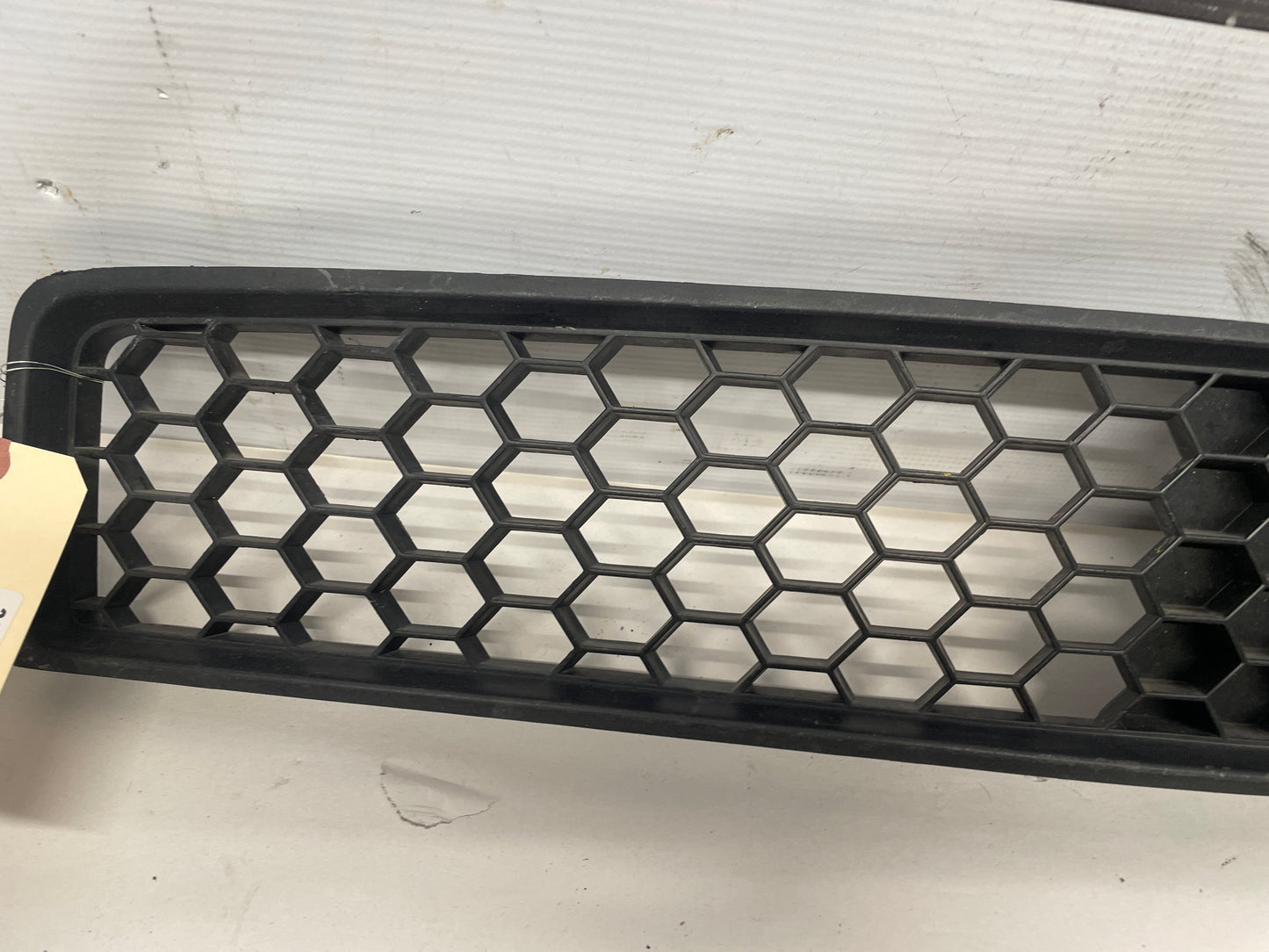 2009 Pontiac G8 GT LH Driver Front Bumper Lower Fog Light Grill Grille OEM - Day's Parts Yard