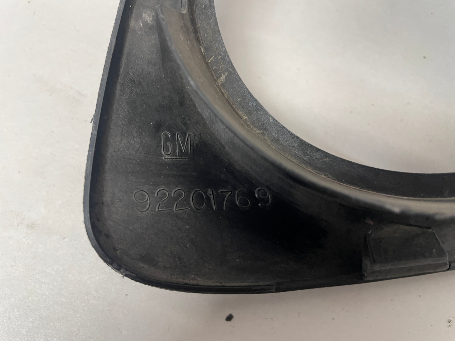 2009 Pontiac G8 GT LH Driver Front Bumper Lower Fog Light Grill Grille OEM - Day's Parts Yard