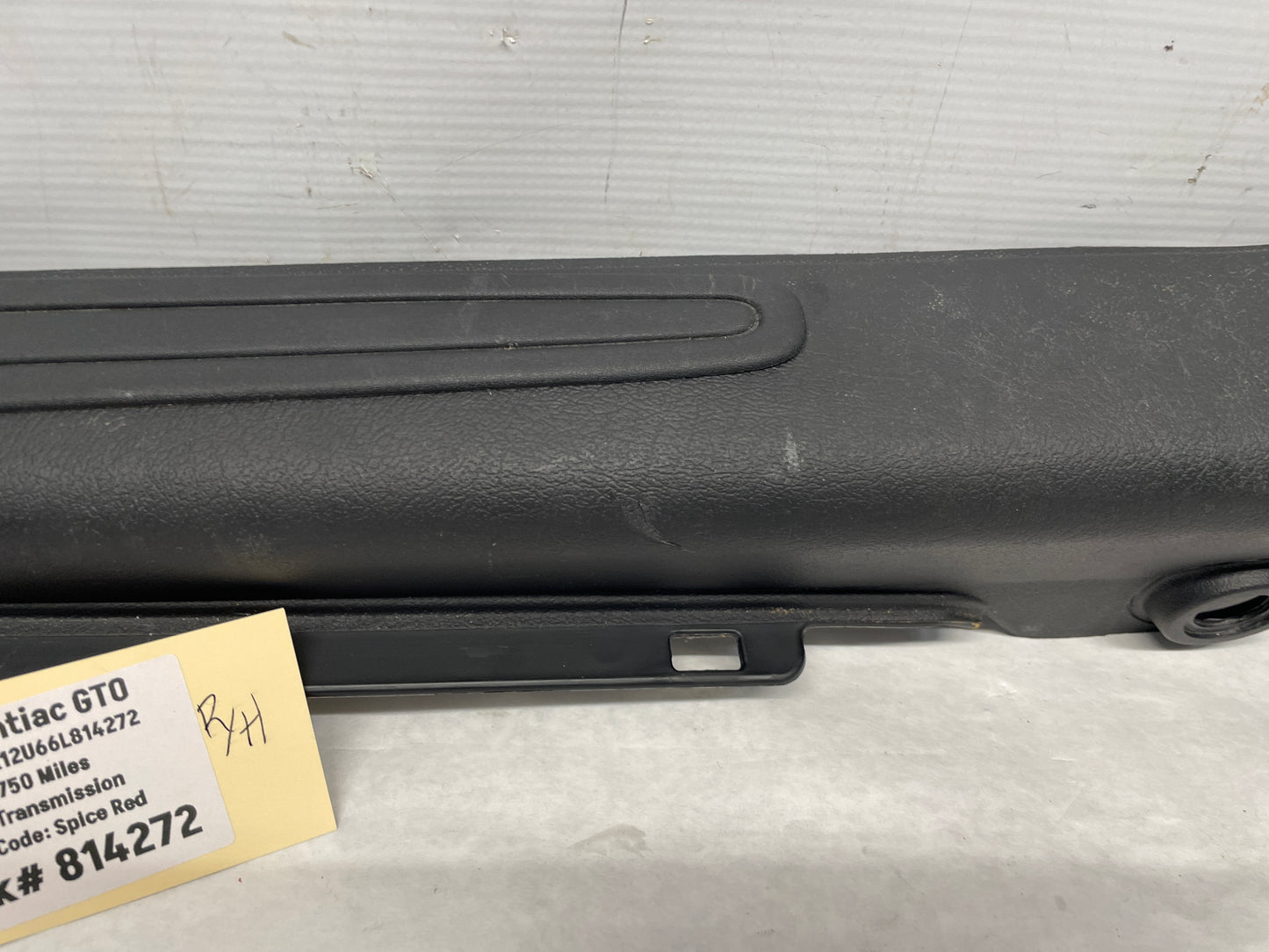 2006 Pontiac GTO RH Passenger Interior Sill Carpet Retainer Trim Cover Panel OEM - Day's Parts Yard