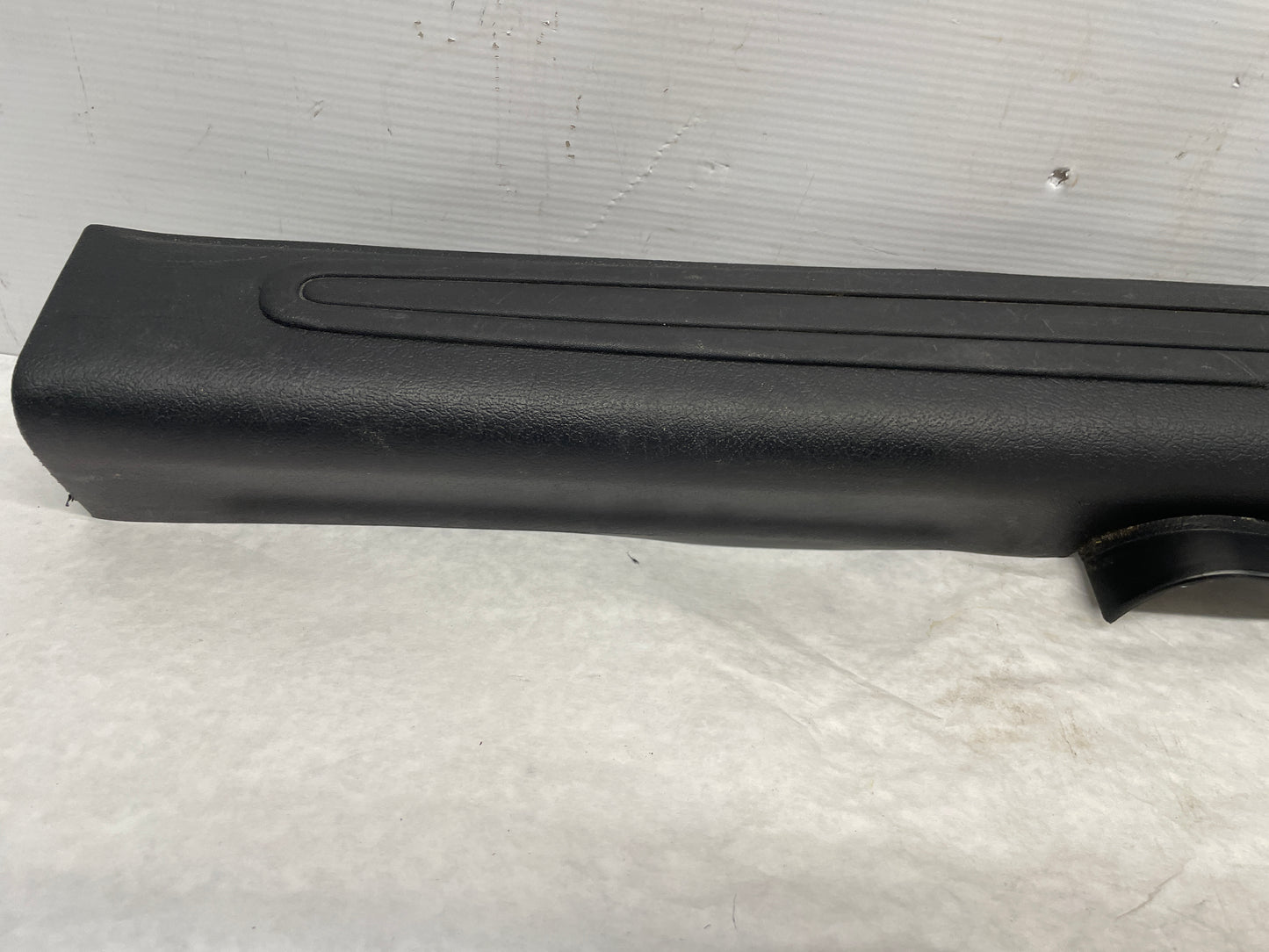2006 Pontiac GTO RH Passenger Interior Sill Carpet Retainer Trim Cover Panel OEM - Day's Parts Yard