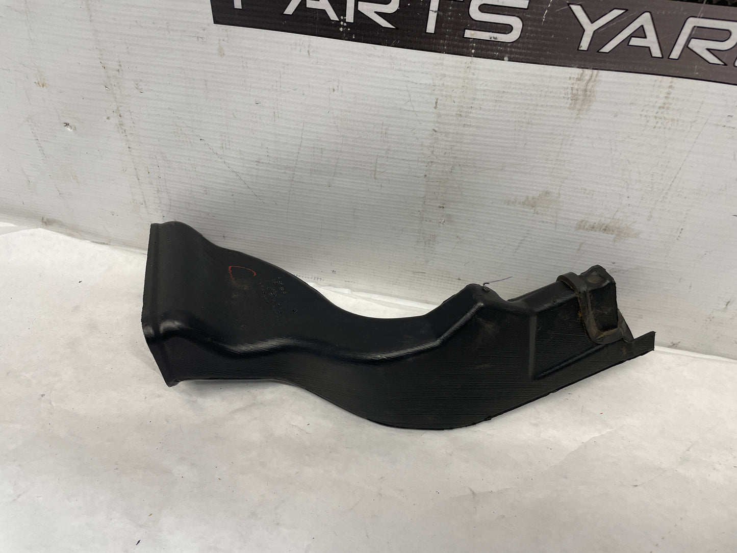 2006 Pontiac GTO Center Console HVAC Air Vent Duct Tube OEM - Day's Parts Yard