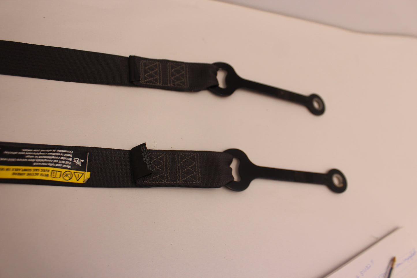 2006 Pontiac GTO RH & LH Front Seatbelt Retractors OEM - Day's Parts Yard