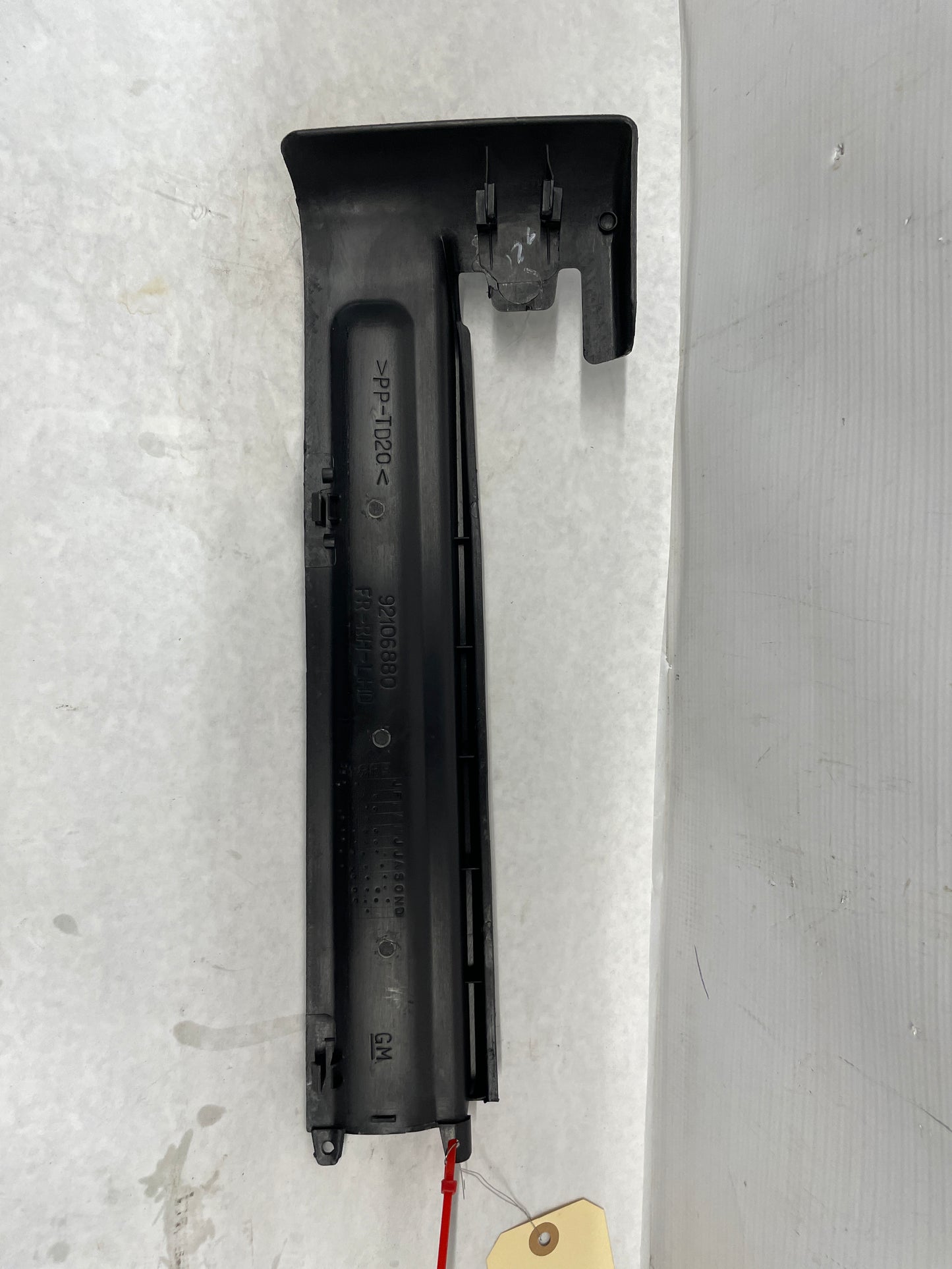 2006 Pontiac GTO RH Passenger Front Seat Outer Frame Side Track Cover Trim Molding OEM - Day's Parts Yard
