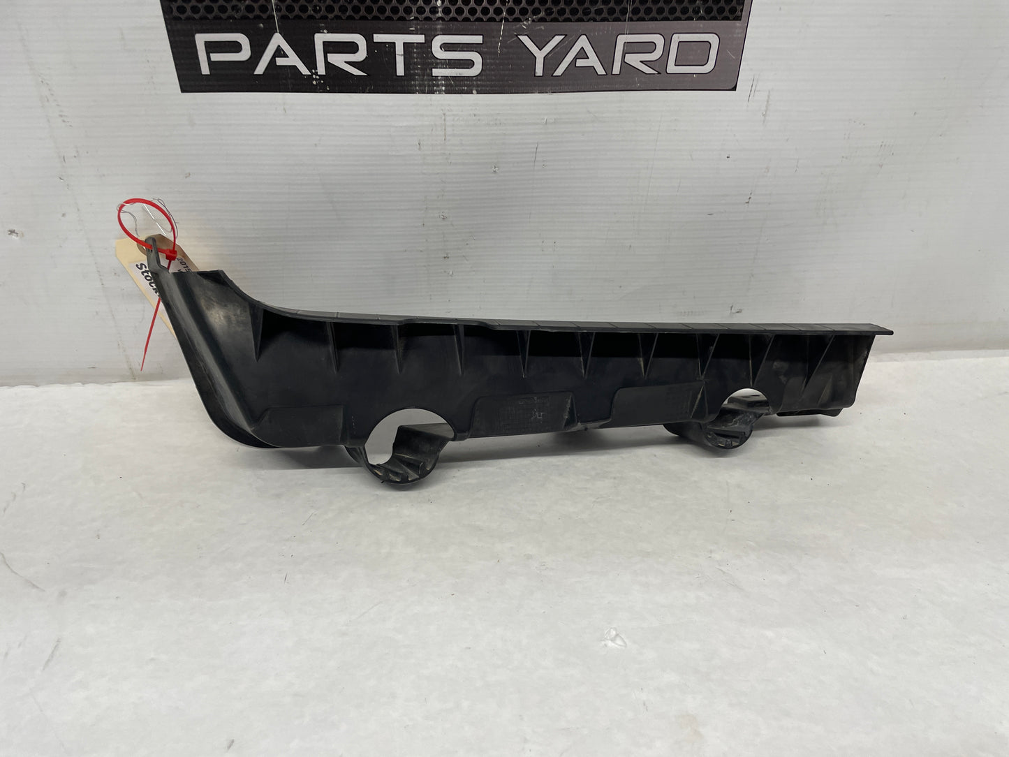 2015 Chevy Camaro SS RH Passenger Headlight Head Light Bumper Bracket Guide OEM
