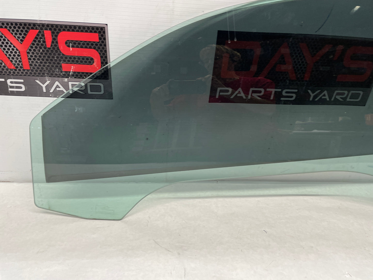 2015 Chevy Camaro SS LH Driver Front Door Window Glass OEM
