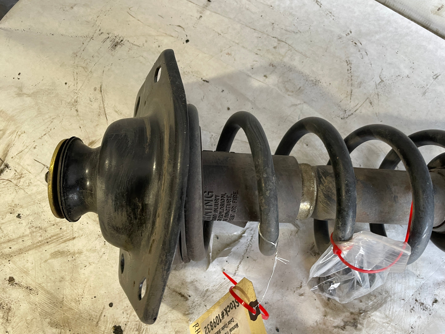 2010 Chevy Camaro SS Rear RH Passenger Shock Strut Absorber OEM - Day's Parts Yard