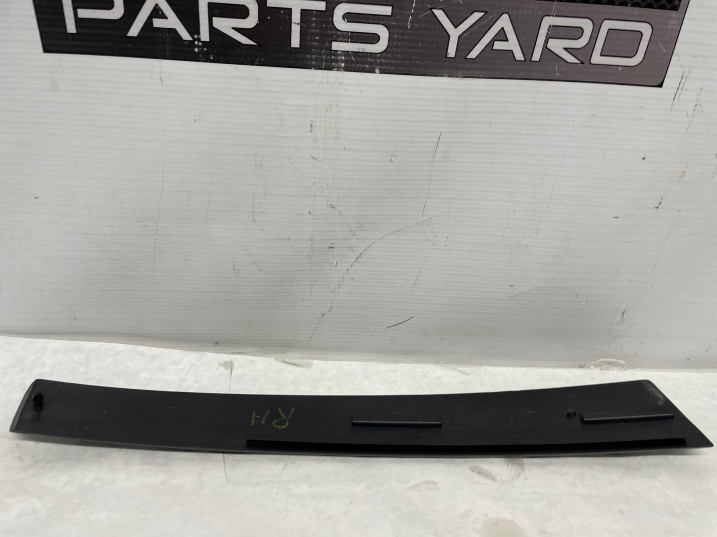 2006 Pontiac GTO RH Passenger Exterior B Pillar Window Trim Cover Applique Molding OEM - Day's Parts Yard