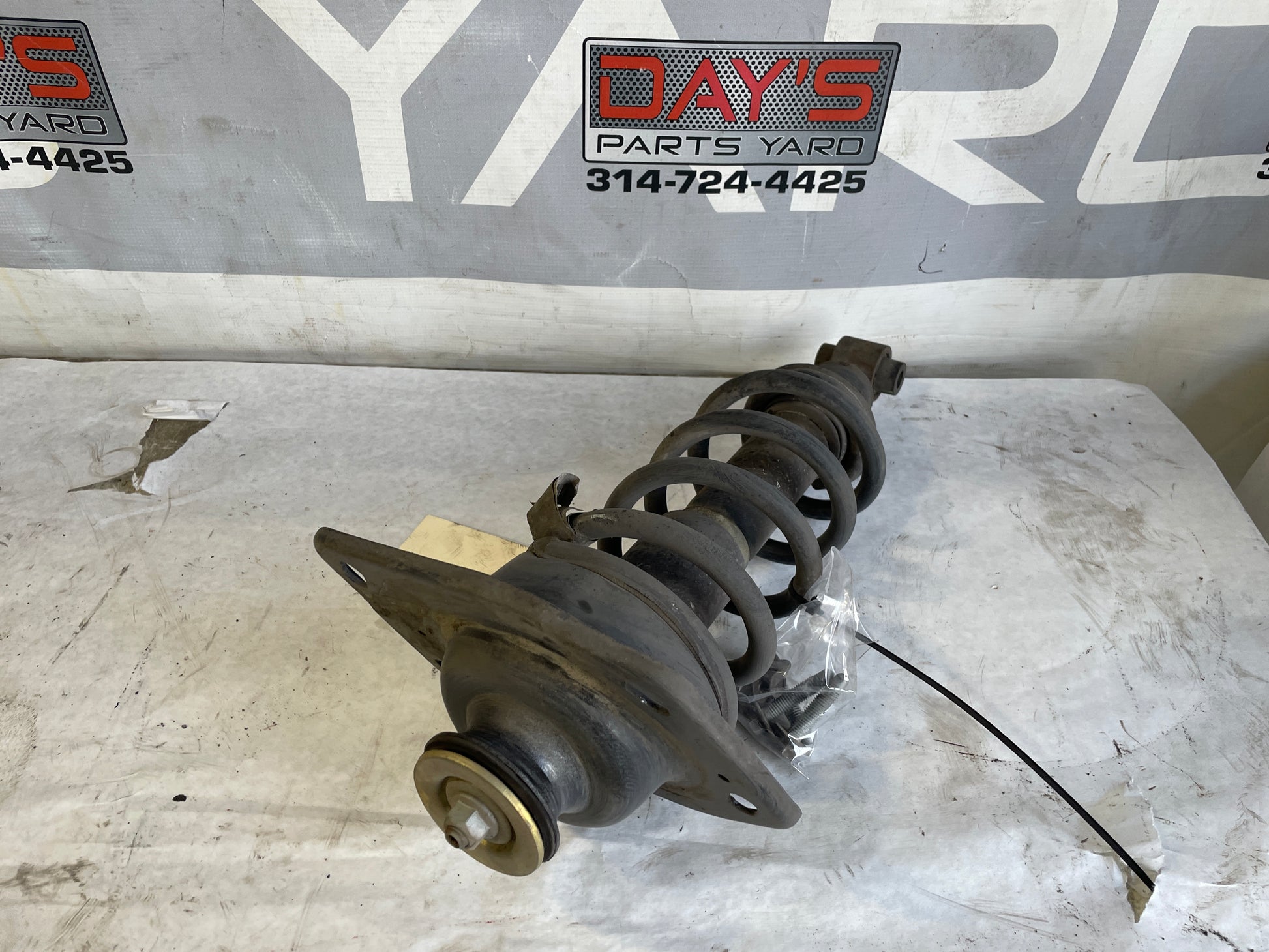 2010 Chevy Camaro SS Rear LH Driver Shock Strut Absorber OEM - Day's Parts Yard