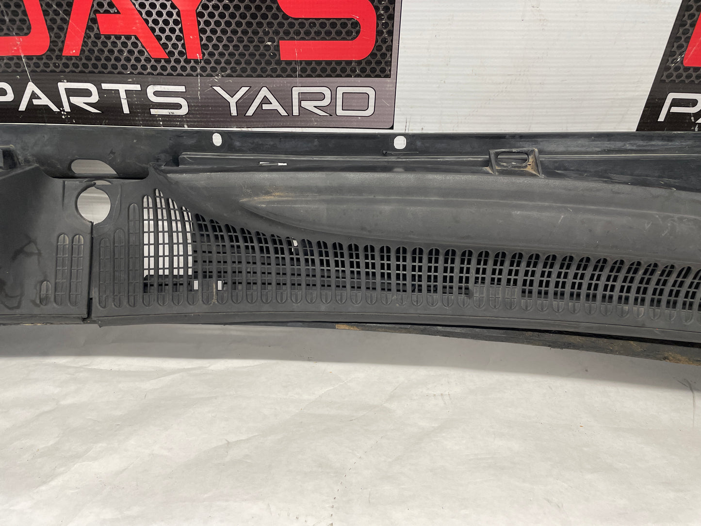 2006 Pontiac GTO Complete Windshield Wiper Cowl Assembly OEM - Day's Parts Yard