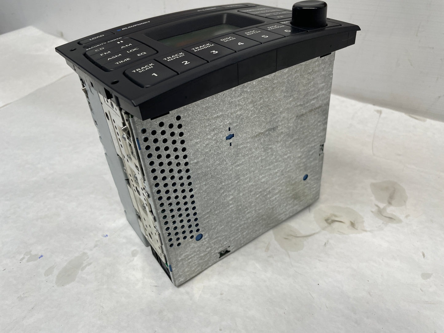 2006 Pontiac GTO Blaupunkt Radio Stereo 6 Disk CD Changer OEM - Day's Parts Yard