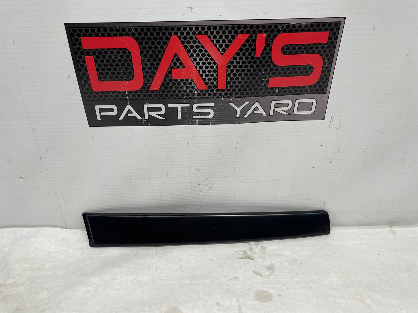 2006 Pontiac GTO LH Driver Exterior B Pillar Window Trim Applique Cover OEM - Day's Parts Yard