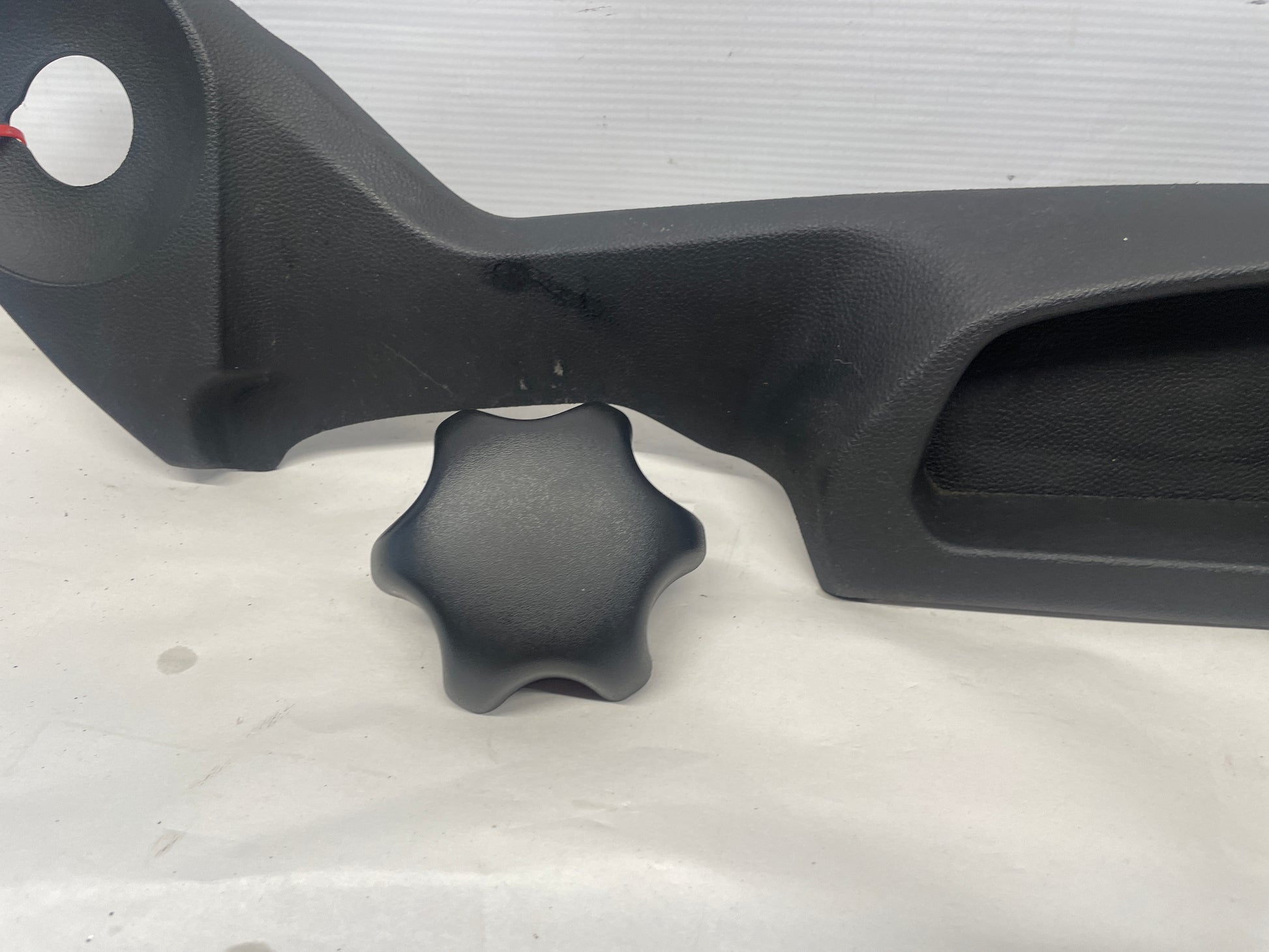 2009 Pontiac G8 GT Front RH Passenger Side Seat Track w/Control Knob OEM - Day's Parts Yard