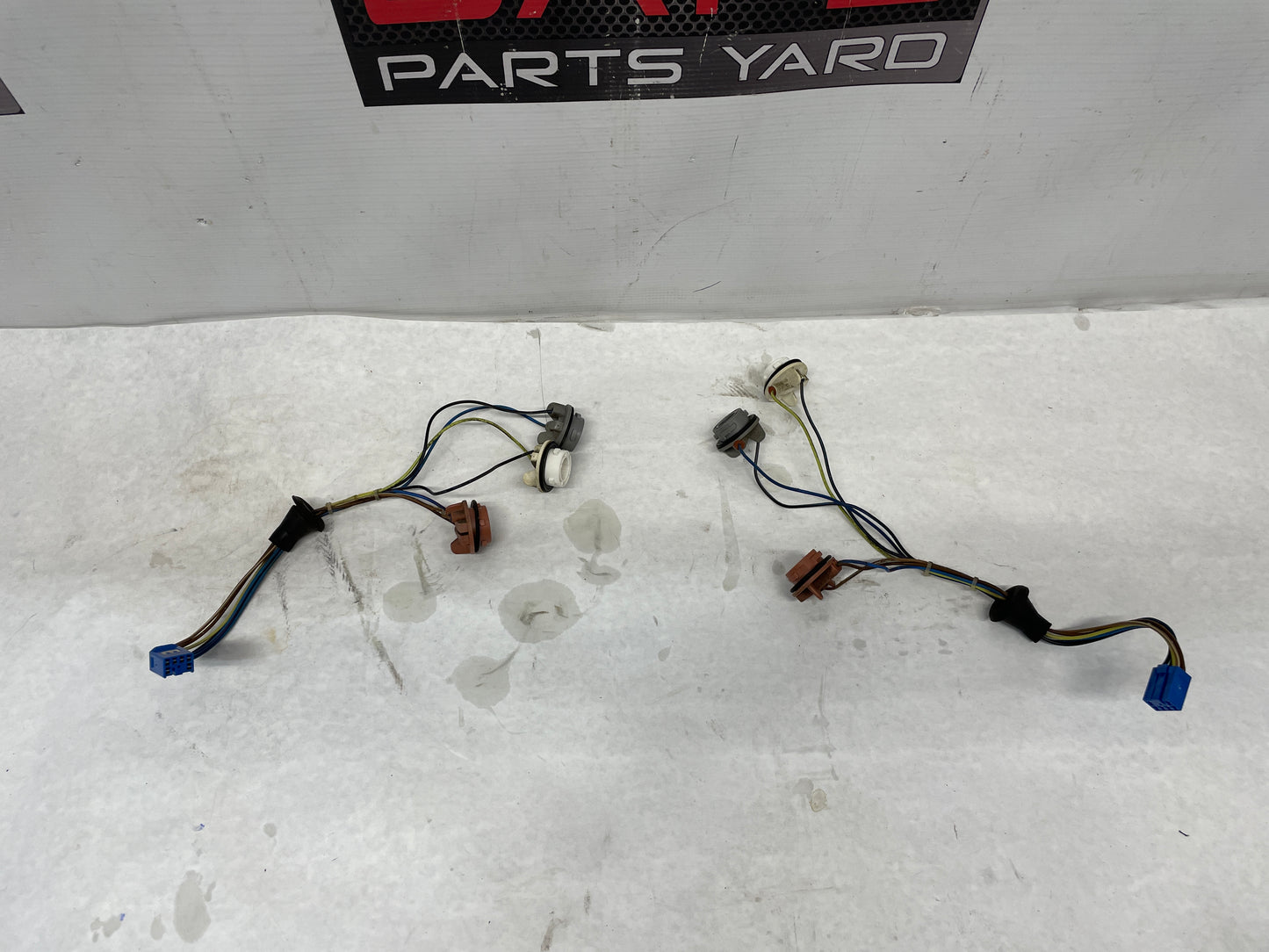2006 Pontiac GTO RH & LH Taillight Tail Light Wire Wiring Harness Sockets OEM - Day's Parts Yard